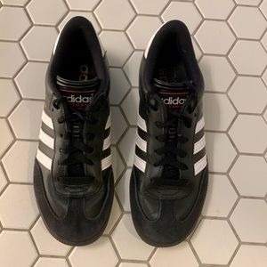 Adidas sambas size 4.5 youth/ 6.5 women’s